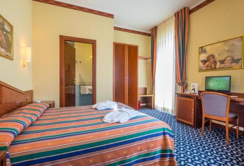 חדר סופריור, Royal