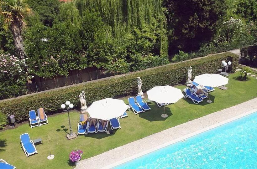 חדר קלאסי, Royal