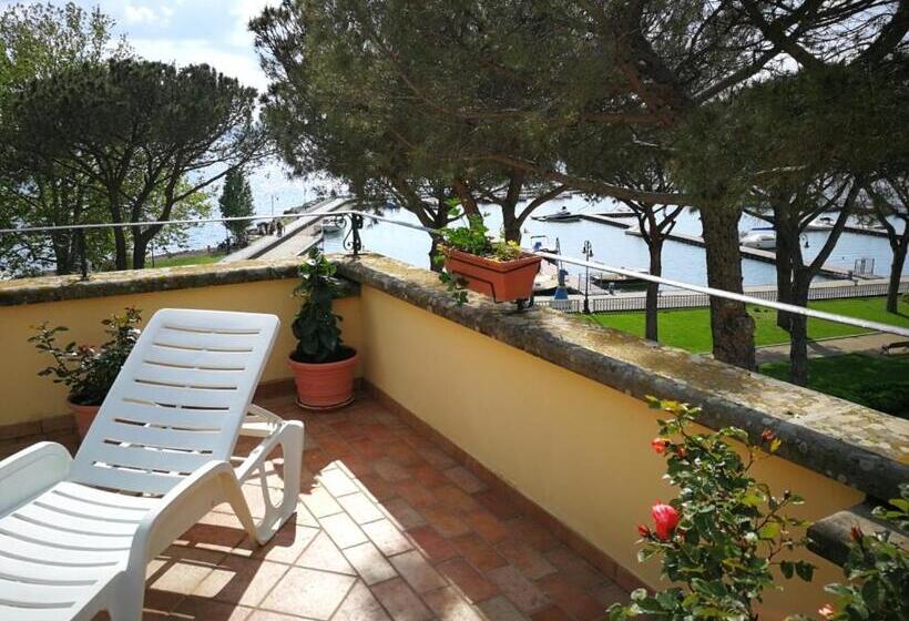 סוויטת ג'וניור עם מרפסת, Royal