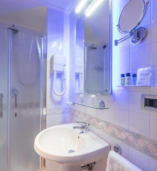 סוויטת ג'וניור עם מרפסת, Royal