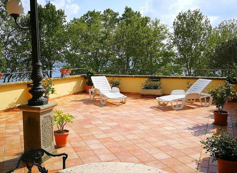 סוויטת ג'וניור עם מרפסת, Royal