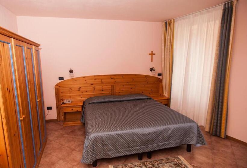 חדר סטנדרט לארבעה, Vittoria