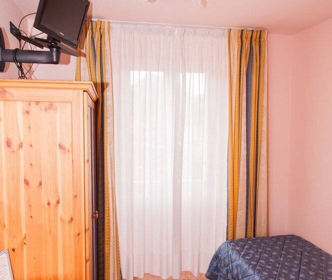 חדר סטנדרט יחיד, Vittoria