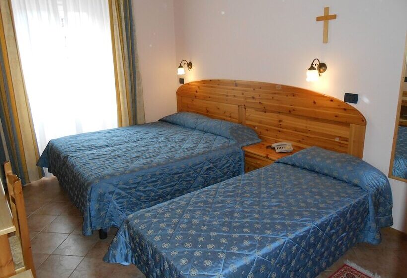 חדר סטנדרט לשלושה, Vittoria