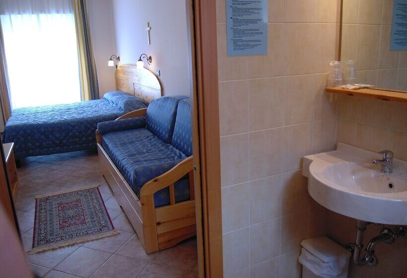 חדר סטנדרט לארבעה, Vittoria