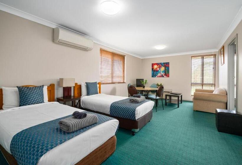 سوییت خانوادگی, Garden City Motor Inn