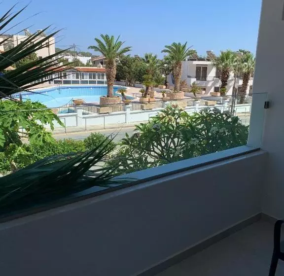 استودیو استاندارد با بالکن, Pals Studios Pefkos