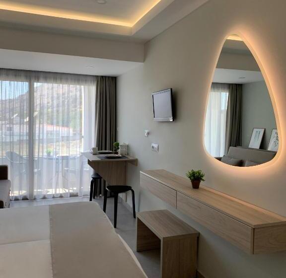 إستوديو قياسى سرير كينج, Pals Studios Pefkos