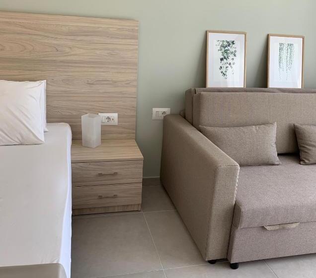 إستوديو قياسى سرير كينج, Pals Studios Pefkos