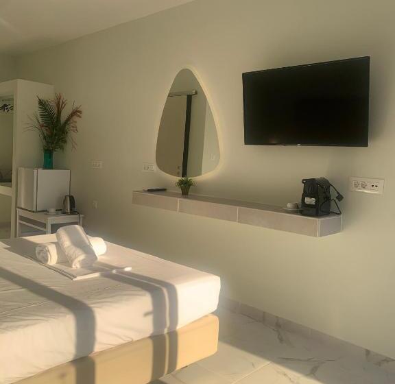 غرفة ديلوكس مزودة بشرفة, Pals Studios Pefkos