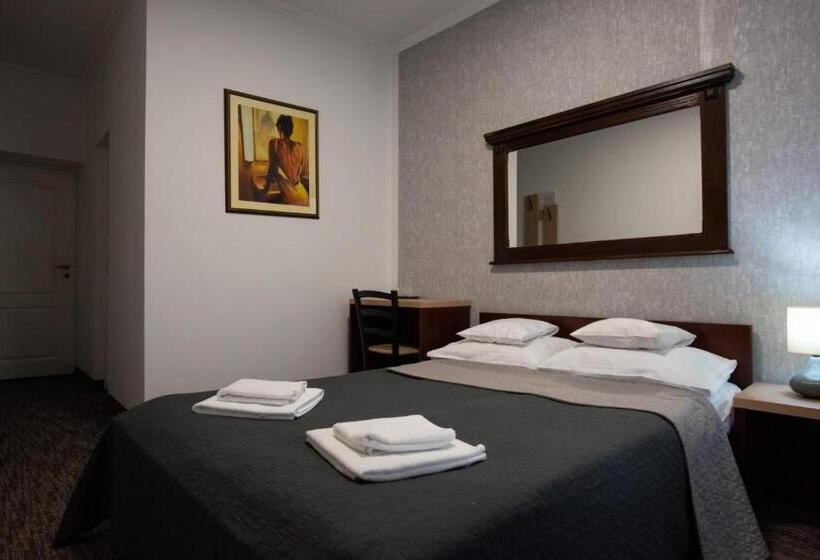 اتاق استاندارد یک نفره, Carnival City Hotel Oradea