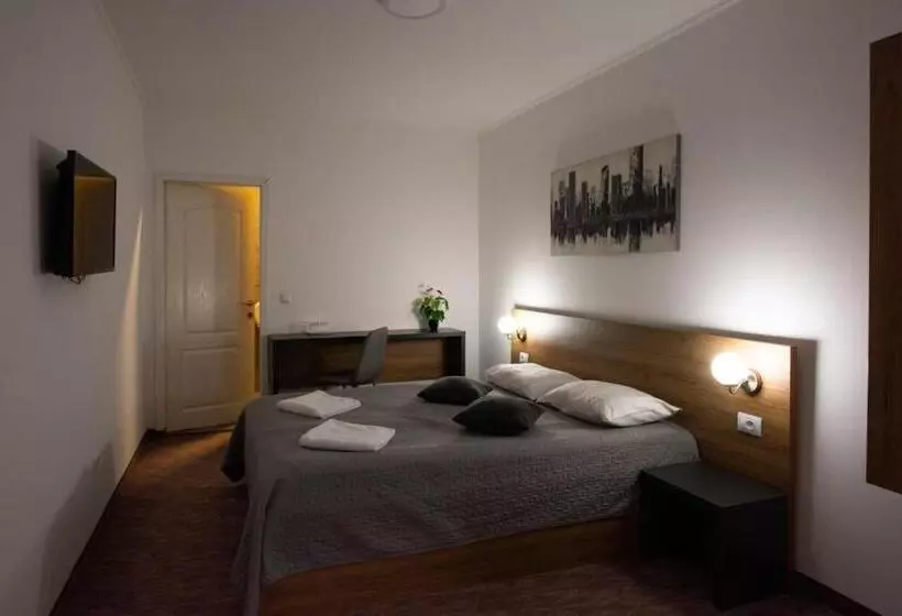 Standard Yhden Hengen Huone, Carnival City Hotel Oradea