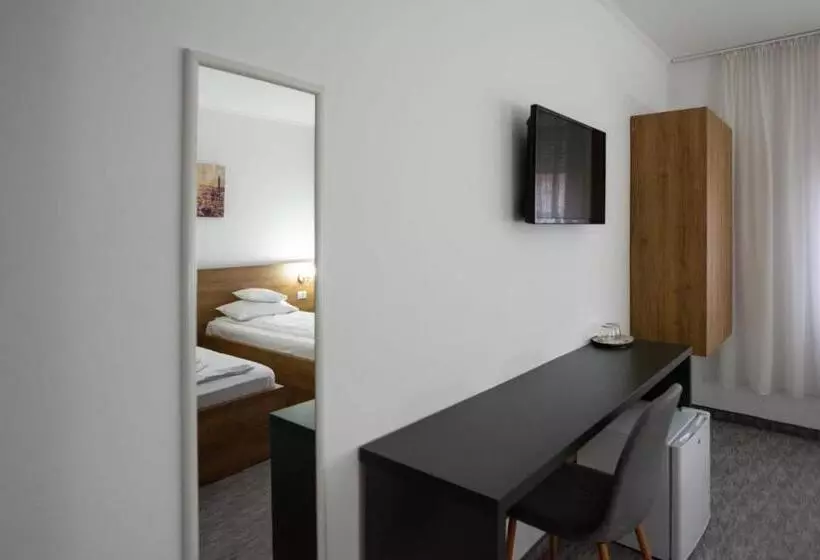 Standard-huone, Carnival City Hotel Oradea