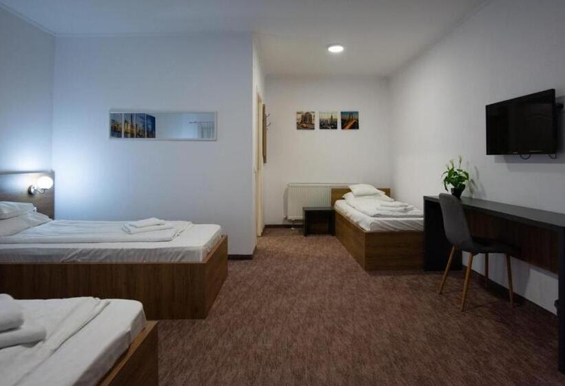 스탠다드 트리플 룸, Carnival City Hotel Oradea
