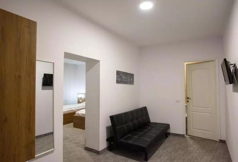Huoneisto 1 Makuuhuone, Carnival City Hotel Oradea