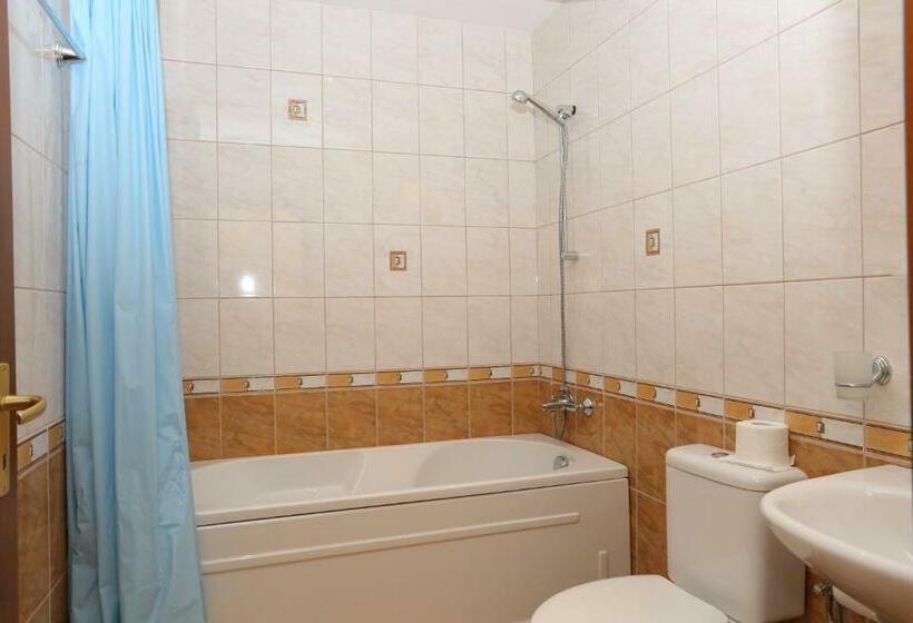 Апартаменты 1 Спальня с Балконом, Galeria Holiday Apartments