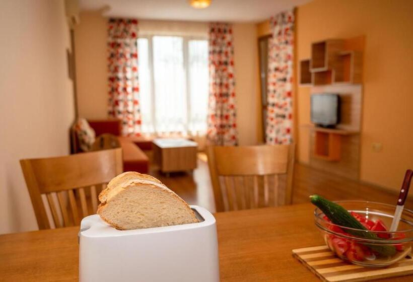 Апартаменты 1 Спальня с Балконом, Galeria Holiday Apartments