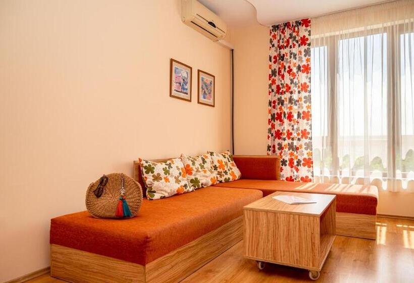 Апартаменты 1 Спальня с Балконом, Galeria Holiday Apartments