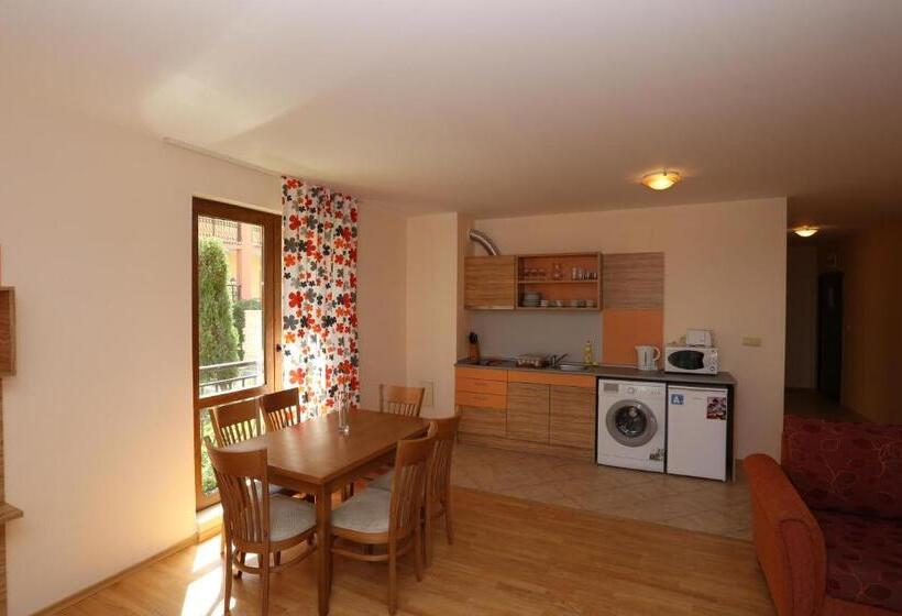 Апартаменты 1 Спальня с Балконом, Galeria Holiday Apartments