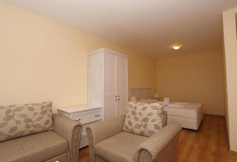 Студио Стандарт с Балконом, Galeria Holiday Apartments