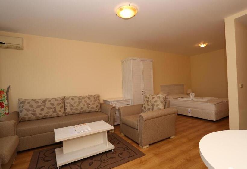 Студио Стандарт с Балконом, Galeria Holiday Apartments