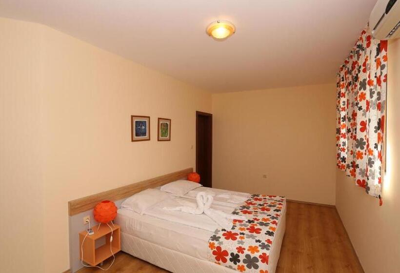 Апартаменты 1 Спальня с Балконом, Galeria Holiday Apartments