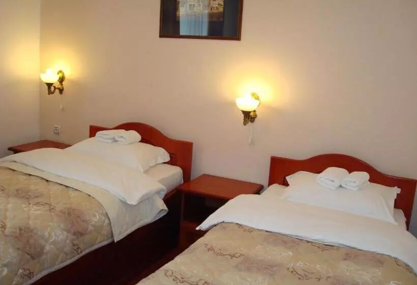 اتاق استاندارد سه نفره, Garni Hotel Beograd
