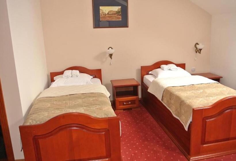 اتاق استاندارد سه نفره, Garni Hotel Beograd