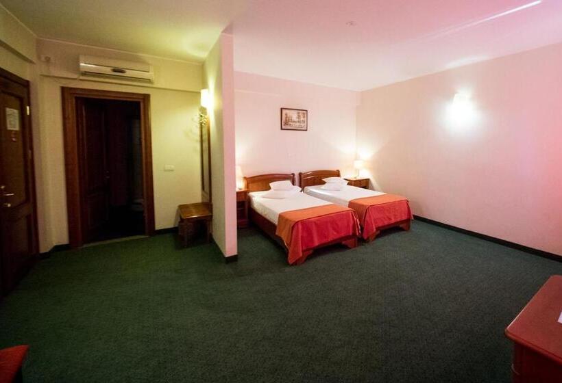 غرفة قياسية, Amadeus