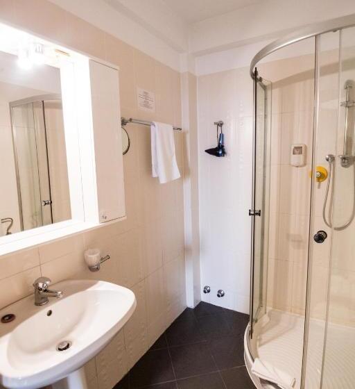 غرفة قياسية, Amadeus