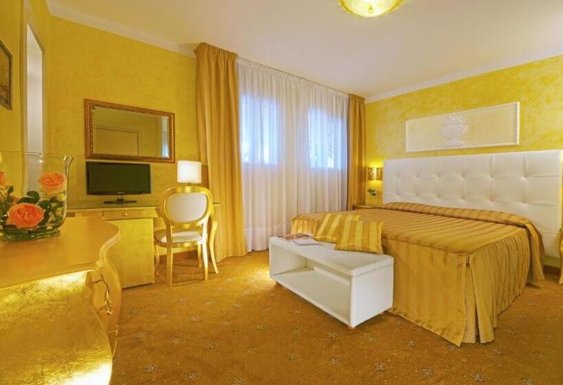 デラックスルーム, Aurora Terme