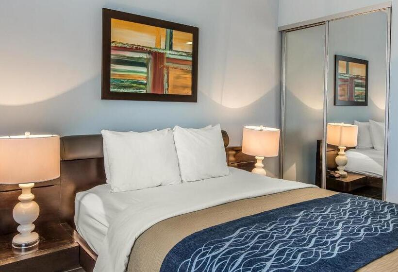 اتاق استاندارد با چشمانداز استخر, Comfort Inn & Suites