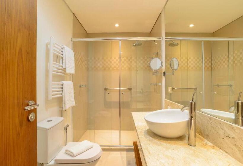 سوییت لوکس, Le Renard  Campos Do Jordao