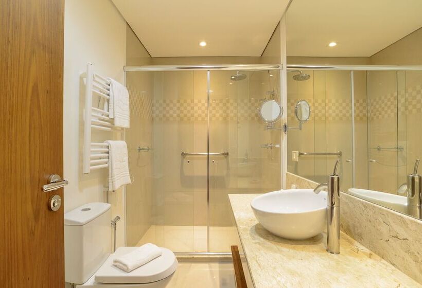 سوییت لوکس, Le Renard  Campos Do Jordao