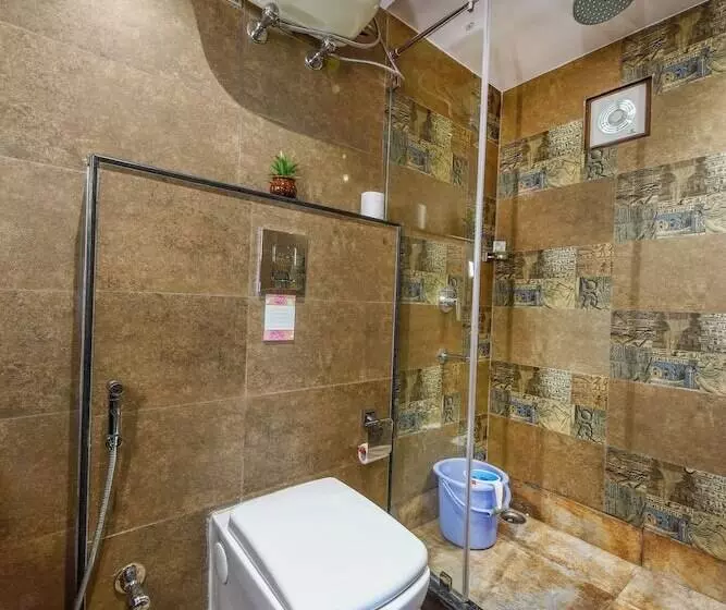 デラックスルーム, Narayani Enclave