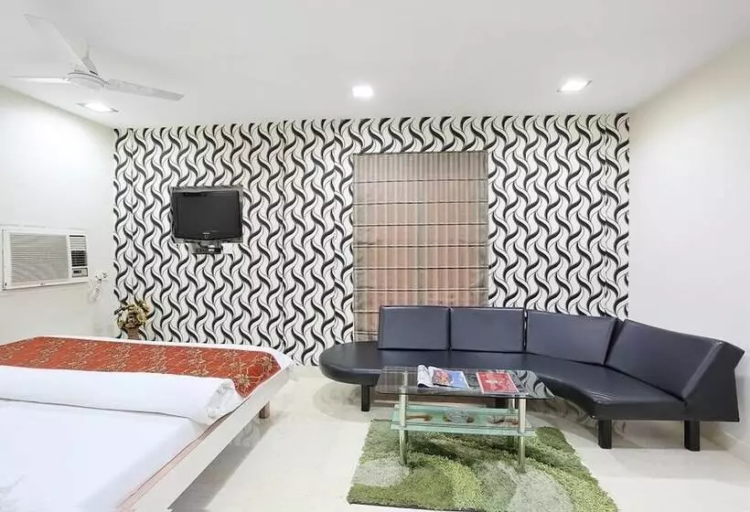 デラックスルーム, Narayani Enclave