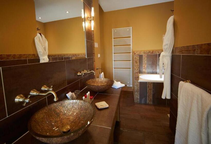 Полулюкс, Olivier Leflaive Hôtel Restaurants