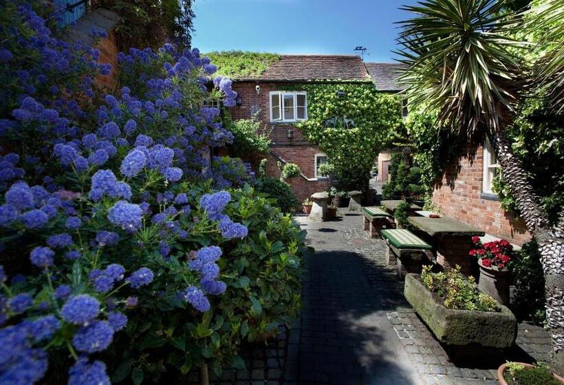 ファミリールーム, The Greyhound Coaching Inn