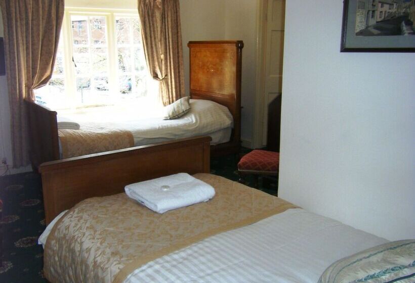 اتاق خانوادگی, The Greyhound Coaching Inn
