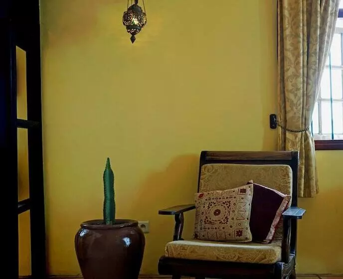 مجموعه ویستا شهر, Zanzibar Palace