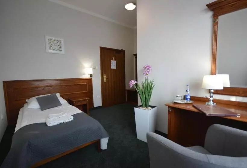 اتاق استاندارد یک نفره, Villa Riviera