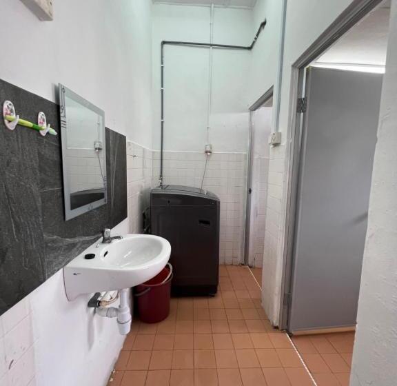 バスルーム共有のシングルスタンダード, Jiaxin Dormitory Puteri Wangsa 家馨旅舍