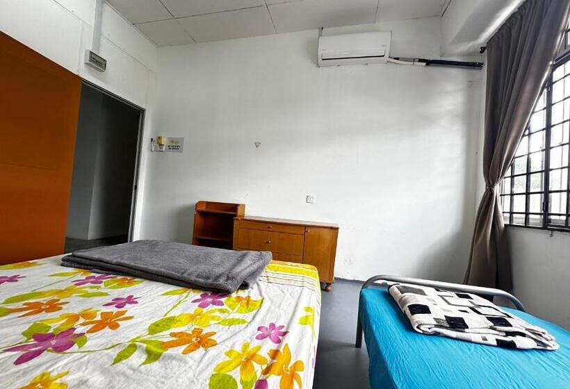 Трехместный Номер Стандарт Совместная Ванная, Jiaxin Dormitory   Puteri Wangsa 家馨旅舍