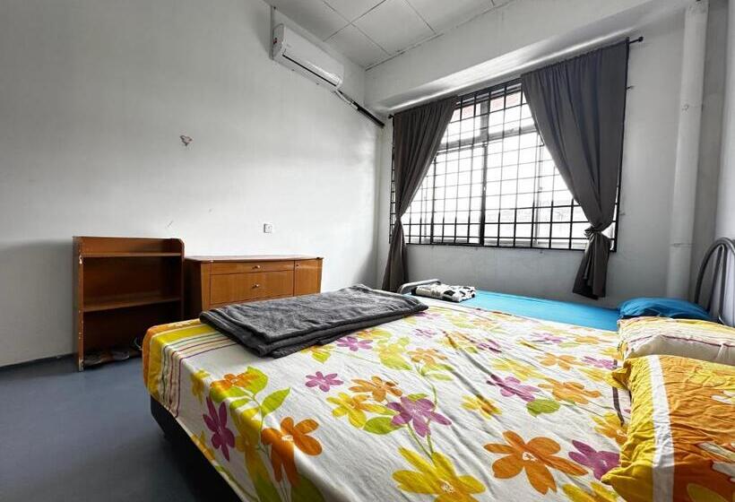 バスルーム共有のトリプルスタンダード, Jiaxin Dormitory Puteri Wangsa 家馨旅舍