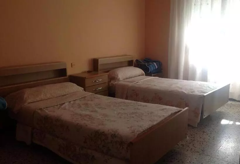 Chambre Triple Standard Salle de Bains Commune, Hostel Alhambra