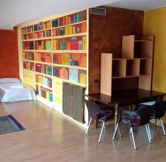 Suite Familiale, Hostel Alhambra