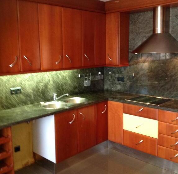 家庭套房, Hostel Alhambra