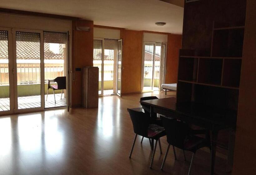 家庭套房, Hostel Alhambra