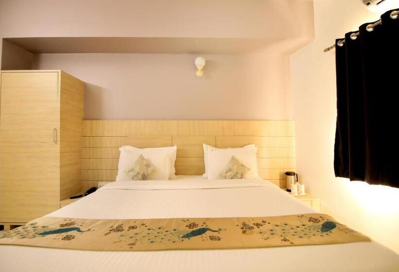 Quarto Deluxe, Ashish Palace