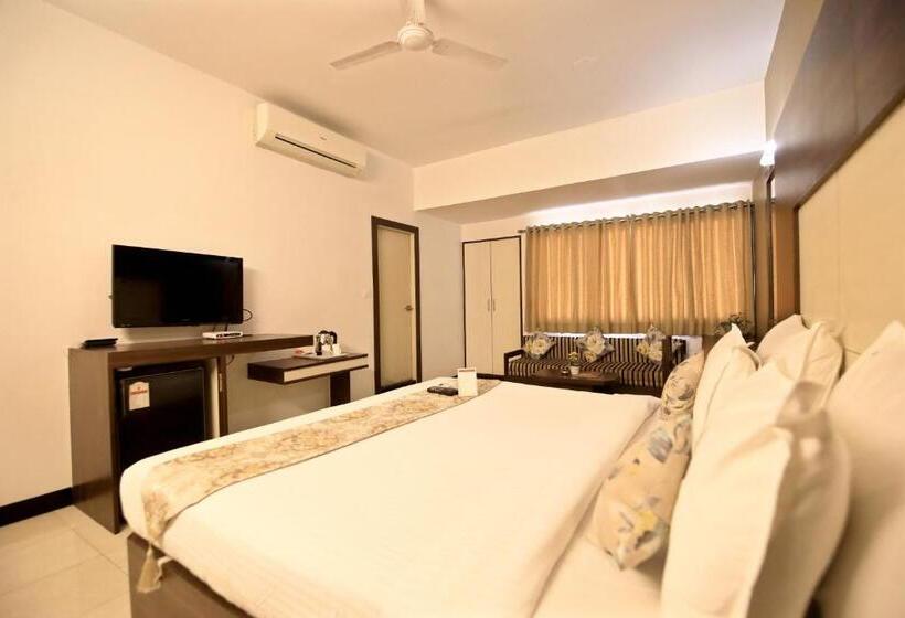 Quarto Superior, Ashish Palace